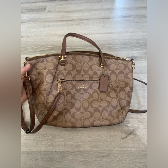 Signature Coach bag - Picture 2 of 8